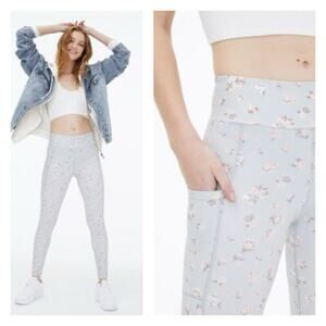 ‼️3/$30‼️ NWT Aero Floral Flex High Rise Stash Pocket Leggings Medium